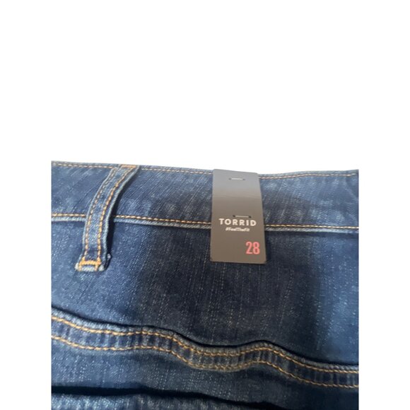 Torrid Womens Denim Frayed Hem Shorts Size 28 Dark Wash Stretchy Comfortable Fit - Picture 5 of 5